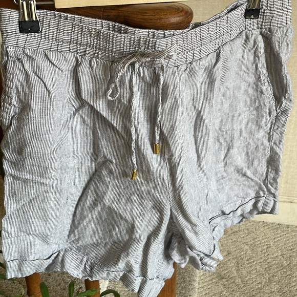 Ellen Tracy Women's Coastal Striped Linen Shorts - Picture 2 of 10